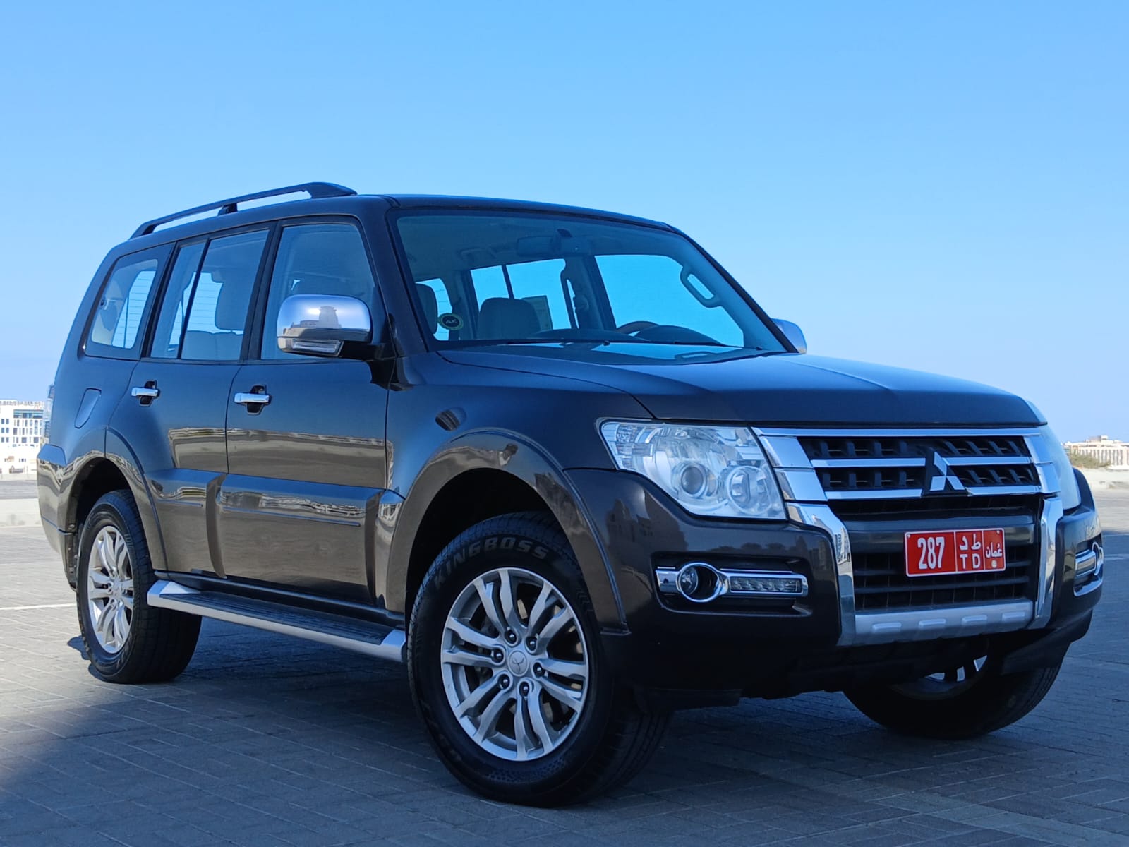 MITSUBISHI PAJERO