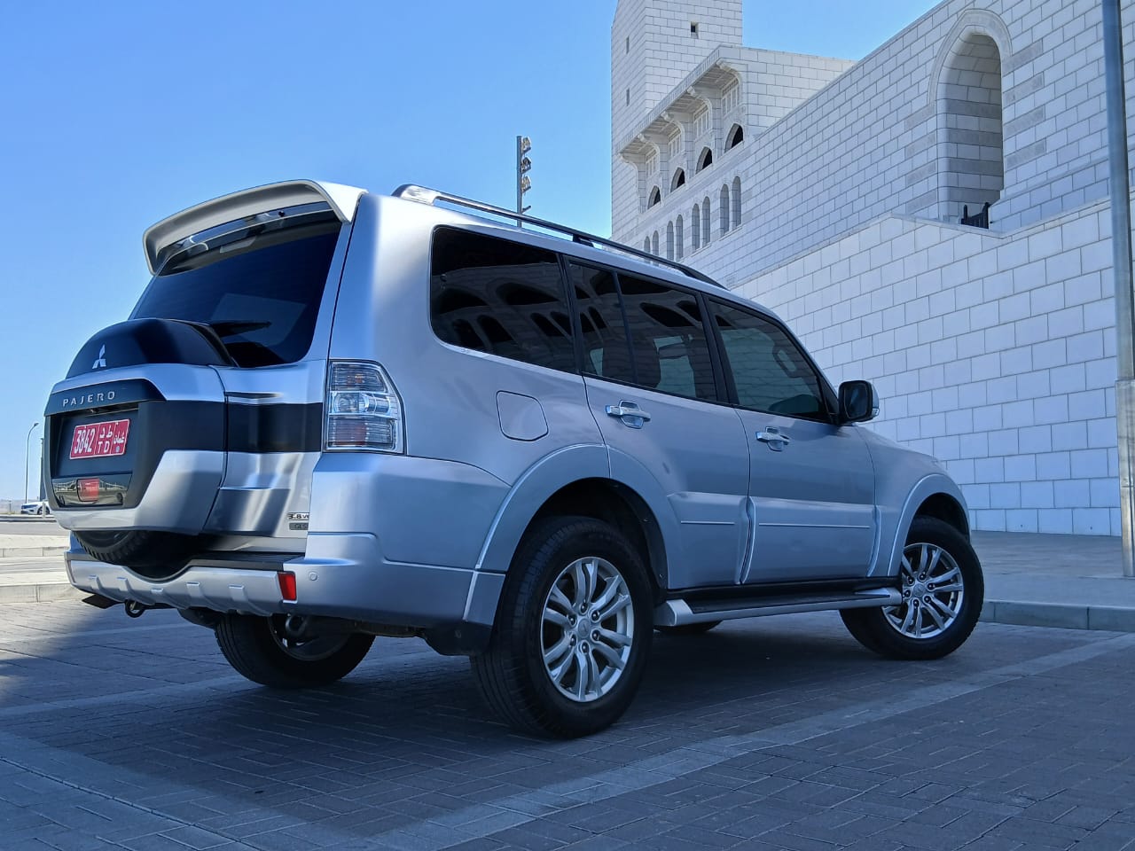 MITSUBITSHI PAJERO