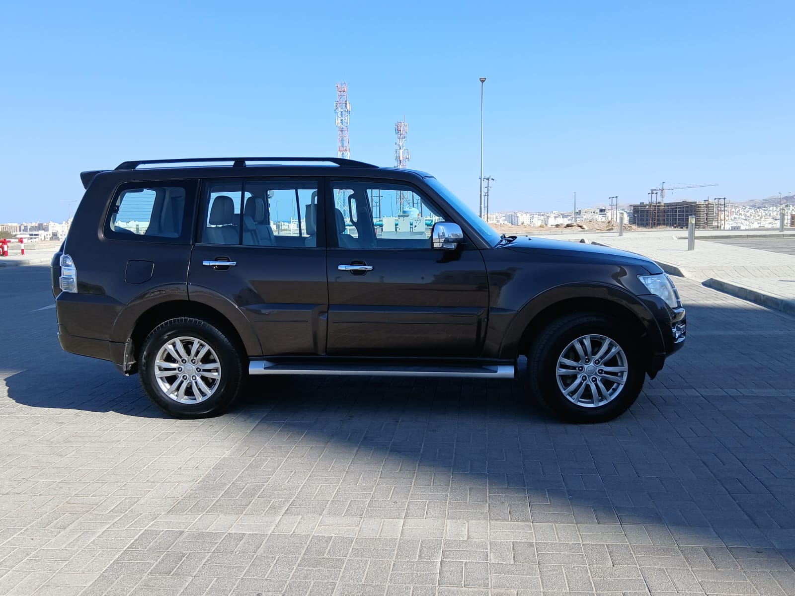 MITSUBISHI PAJERO